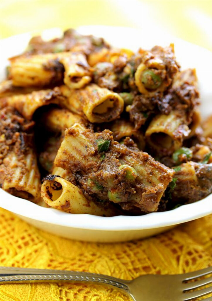 Rigatoni Pasta with Eggplant and Green Peas