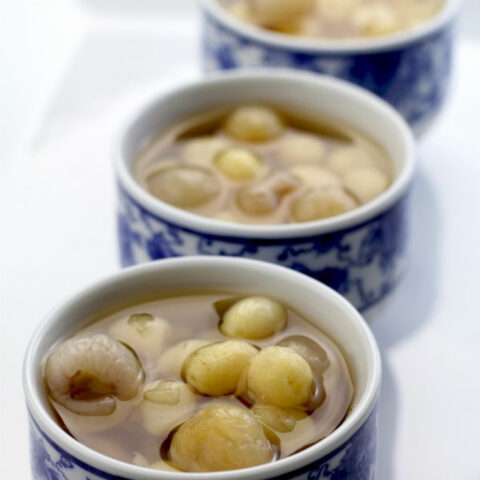 Vietnamese Dessert with Lotus Seeds and Longans: Chè Sen Nhãn