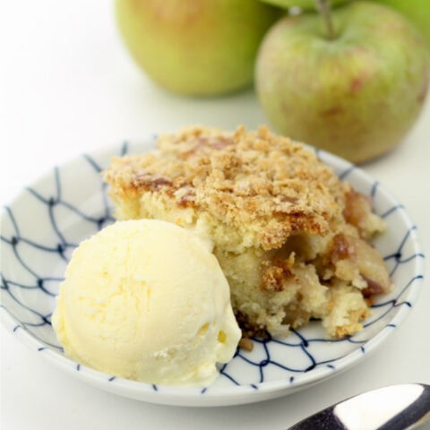 Apple Cake with Crumb Topping