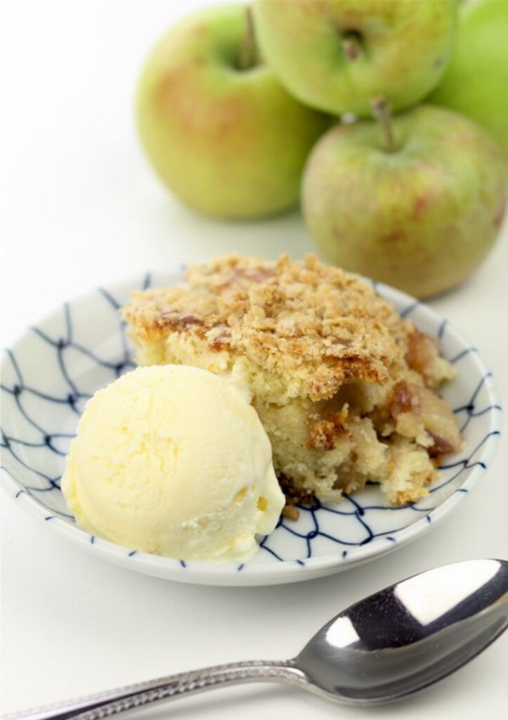 Apple Cake with Crumb Topping