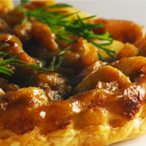 Indian-Style Pearl Onion Confit Upside-Down Tart (Tarte Tatin de Petits Oignons Perles a l'Indienne)