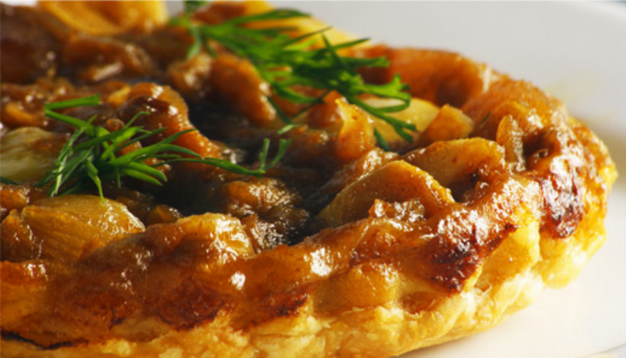 Indian-Style Pearl Onion Confit Upside-Down Tart (Tarte Tatin de Petits Oignons Perles a l'Indienne)