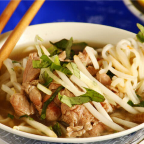 Pho Bo Tai Nam (The Perfect Vietnamese Beef Rice Noodle Soup)