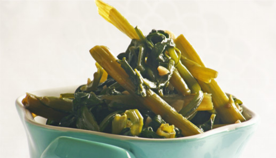 Stir-Fry Pea Shoot Tendrils in Garlic and Black Bean Sauce (Rau Muong Xao)