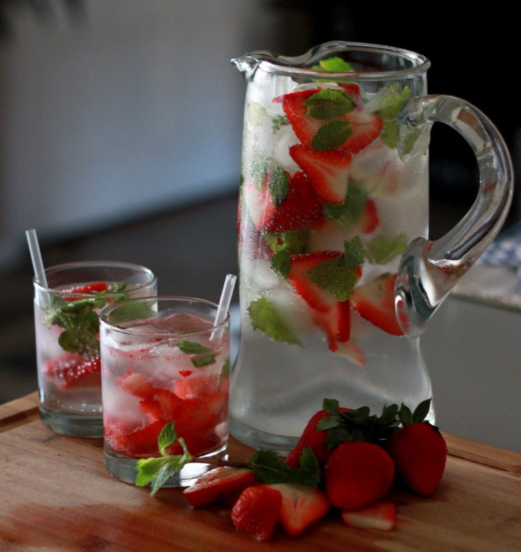 Strawberry Mint Spritzer