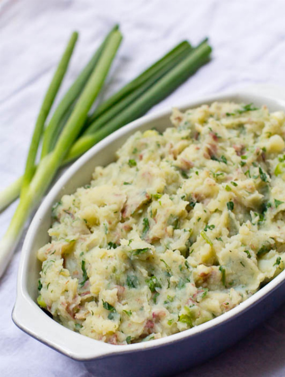 Healthy Garlic and Herb Smashed Potatoes