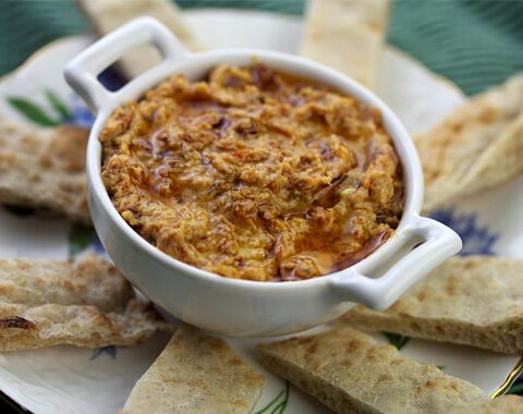 Red Hummus with Sun-Dried Tomatoes