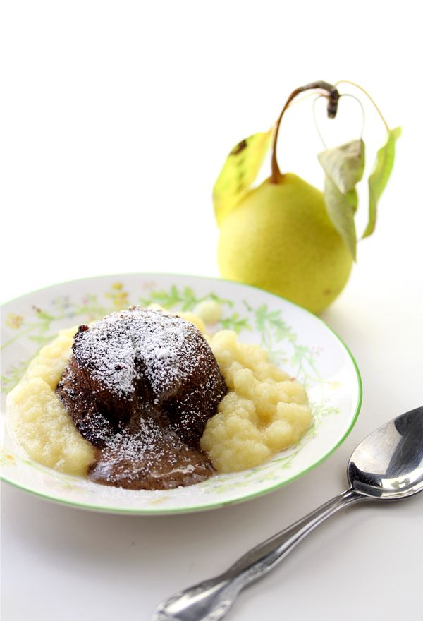 Pear and Chocolate Lava Cake Recipe