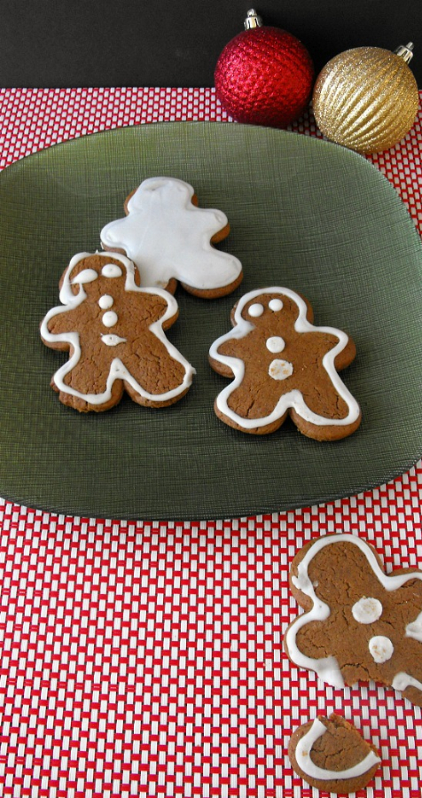 Gingerbread Boys: Edible Christmas Decorations