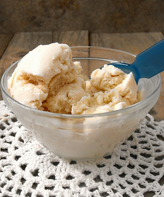 Homemade Vanilla Custard Ice Cream