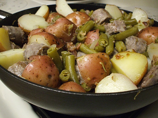 Potato, Bratwurst and Green Bean Skillet