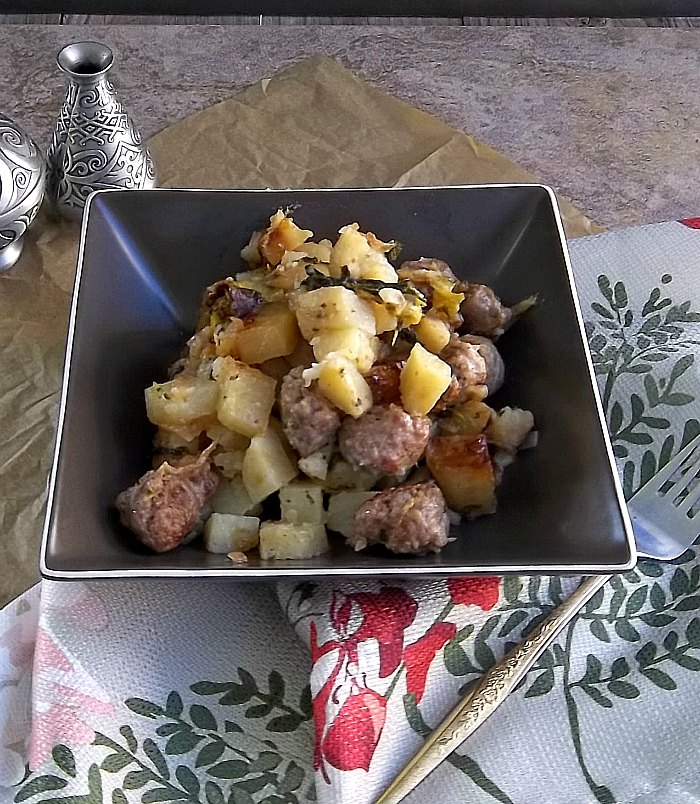 Potato and Bratwurst Skillet