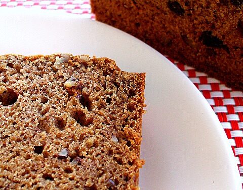 Old Fashioned Applesauce Cake