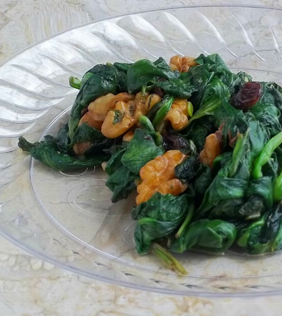 Sauteed Spinach with Walnuts