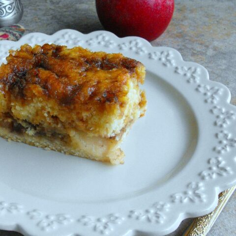 Apple Cinnamon Cake