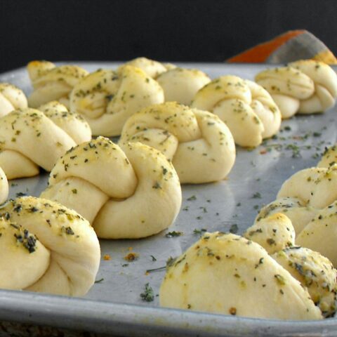 Easy Garlic Knots