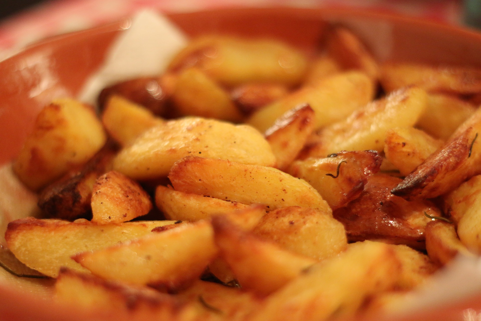 Baked Sweet Potato Fries and Sriracha Flavored Dipping Sauce