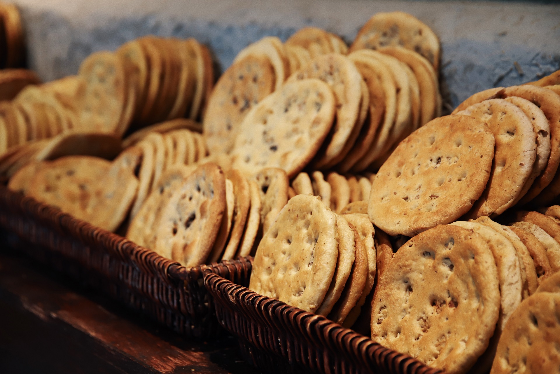 Rosemary Garlic Crackers