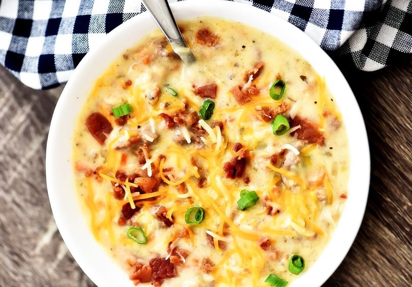 Slow Cooker Bacon Cheeseburger Soup