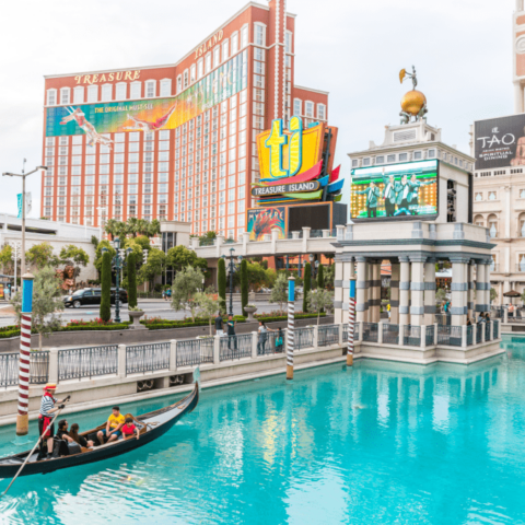 17 Best Hotels in Vegas