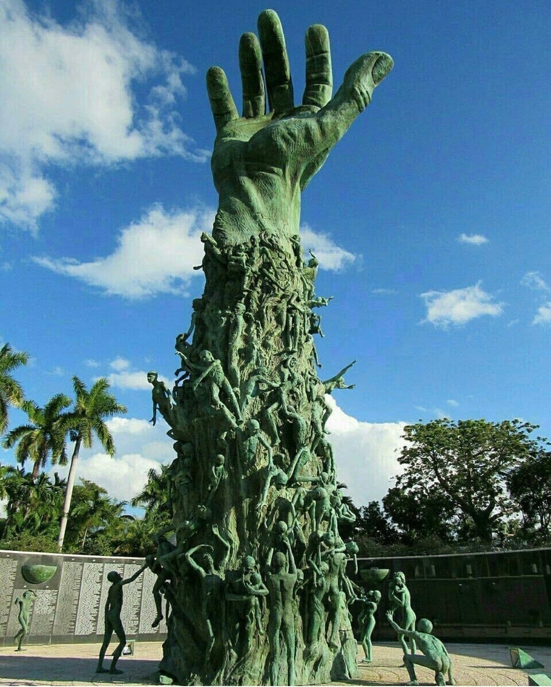 Holocaust Memorial Miami Beach